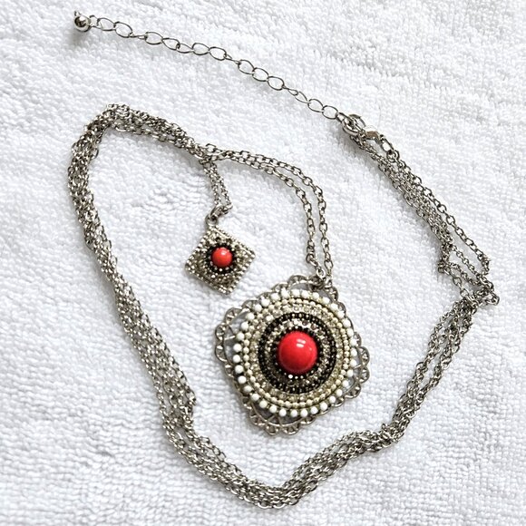 NECKLACE - Long double chain necklace with red/silver pendants at the base - Picture 6 of 6